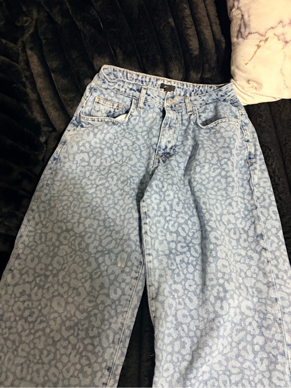 Nasty Gal Light Blue Leopard Wide-Leg Jeans - Picture 2 of 9